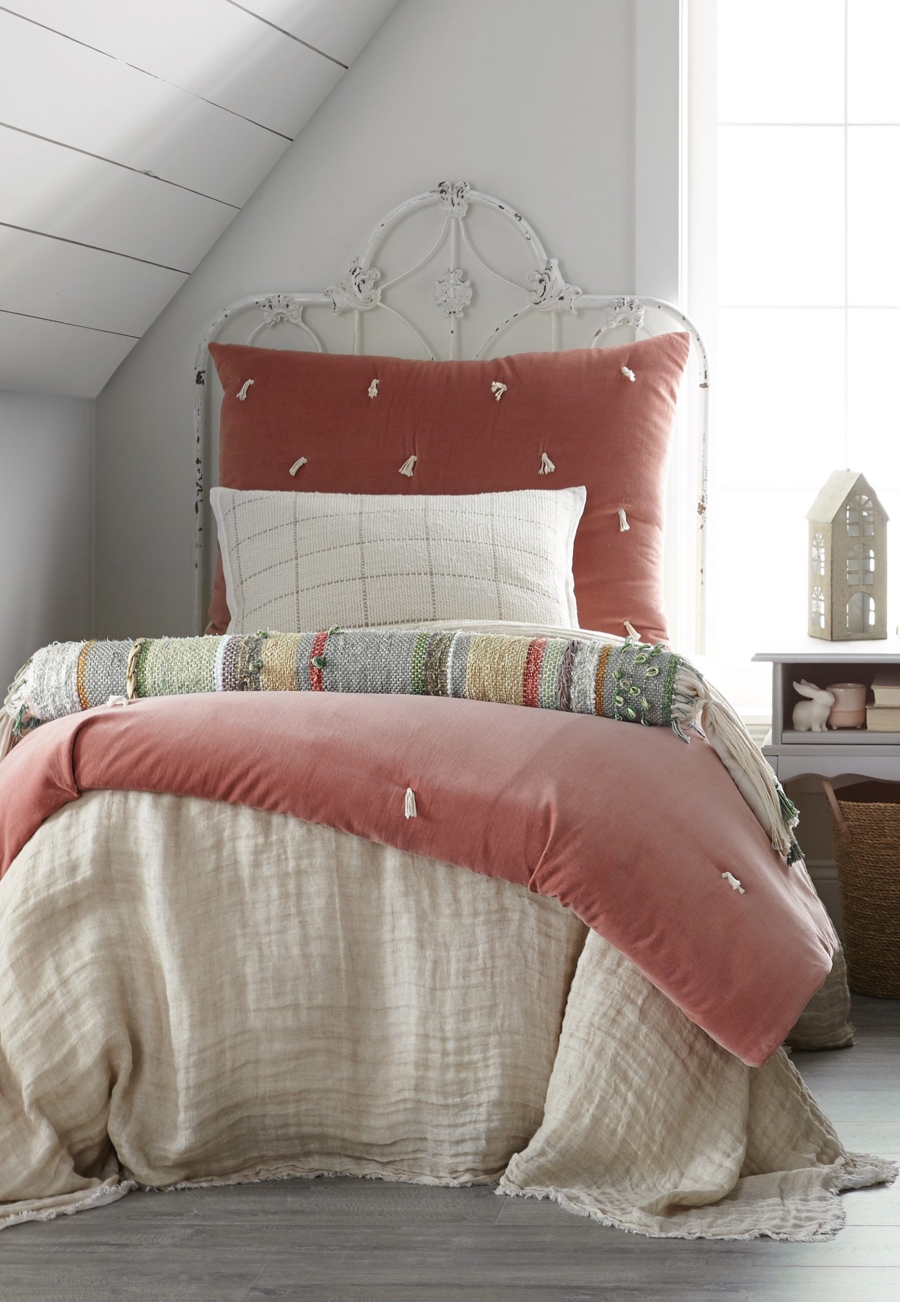 Amity Imports