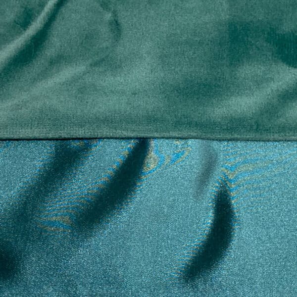 Duchess Velvet Throw