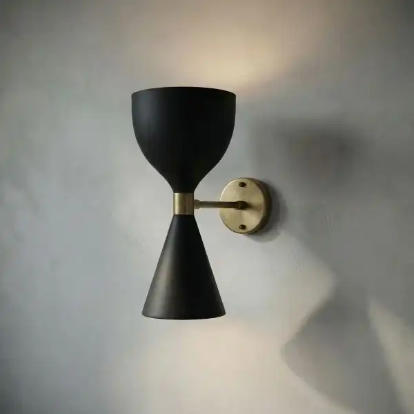 Aegeon Sconce