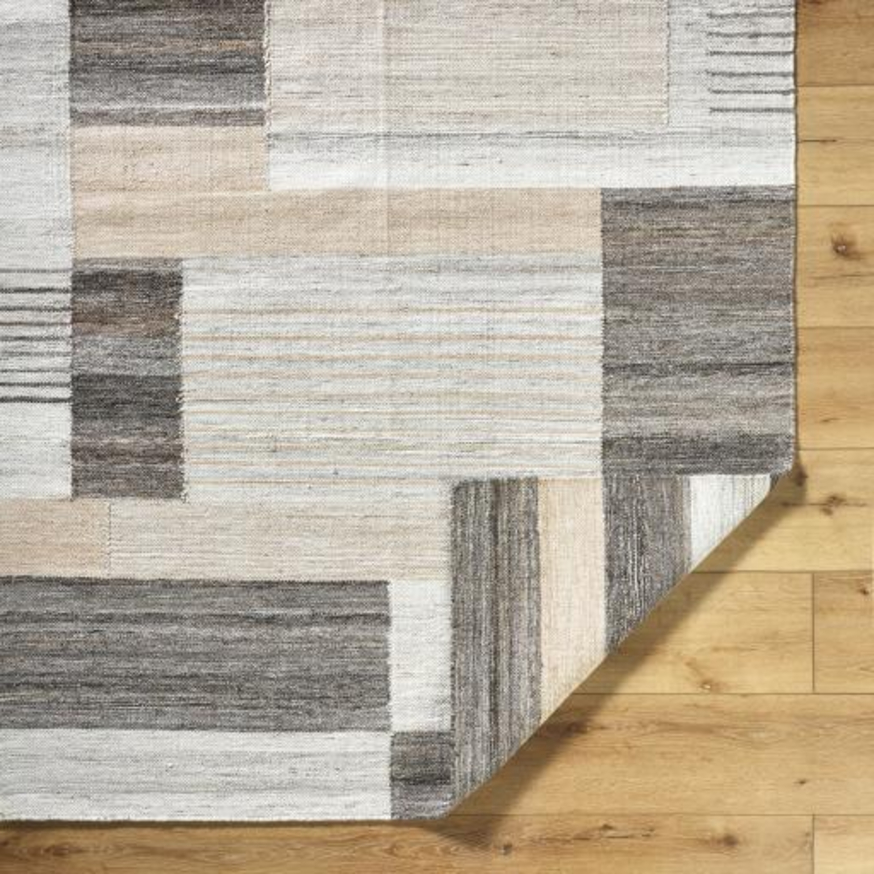 Azalea 2'x3' Handmade Rug by Surya