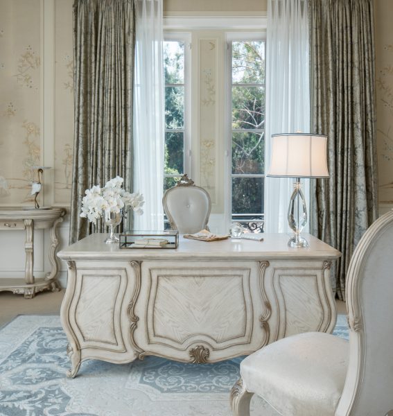 Platine de Royale Desk Chair