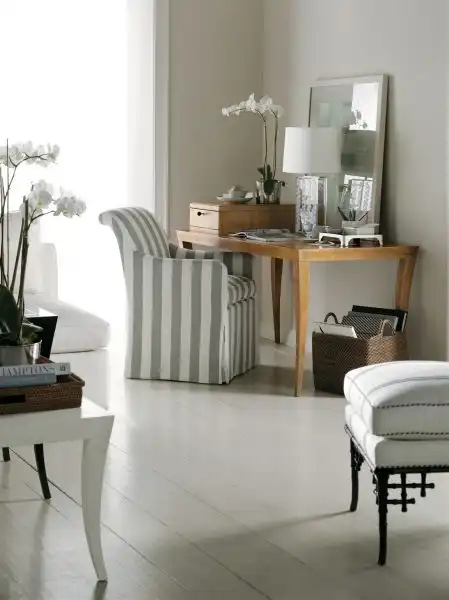 Lindsay Chair with Casters