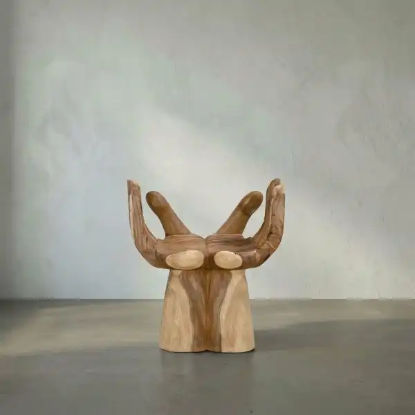 Le Main Chair