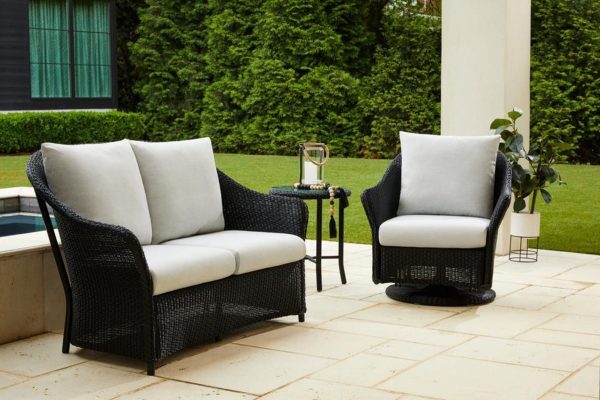 Weekend Retreat Swivel Glider Lounge Chair