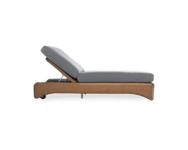 Universal Loom Chaise