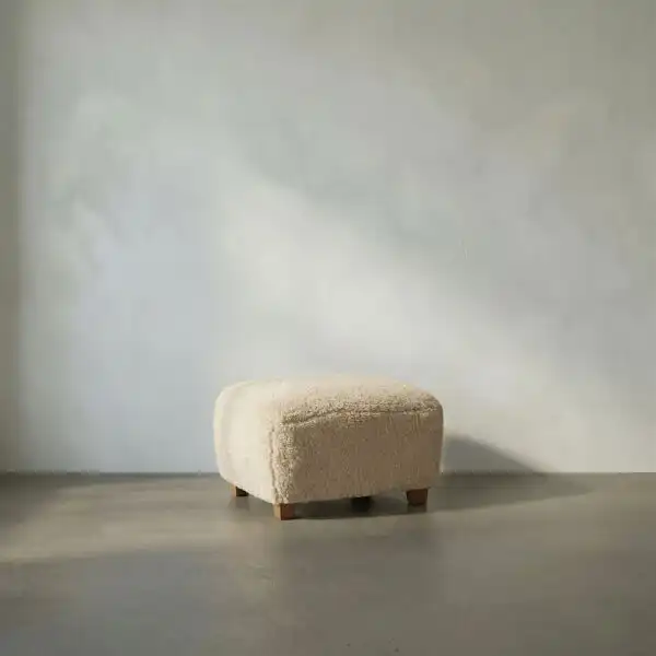 Pola Stool