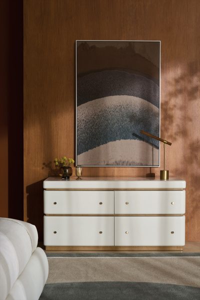 Milos Dresser