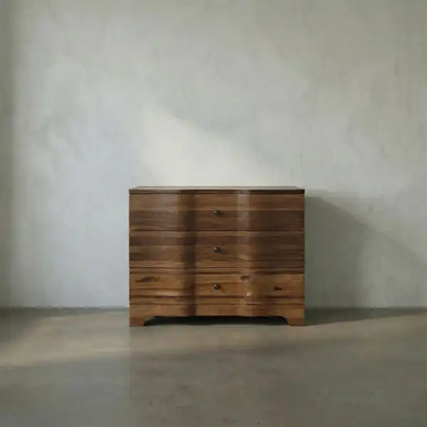 Claudie Chest