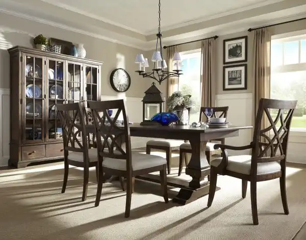 TY Home Monticello Display China Cabinet
