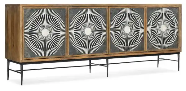 Commerce and Market Giovanni Entertainment Console