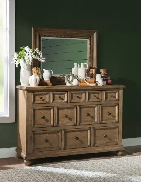 Vintage Market 8 Drawer Dresser