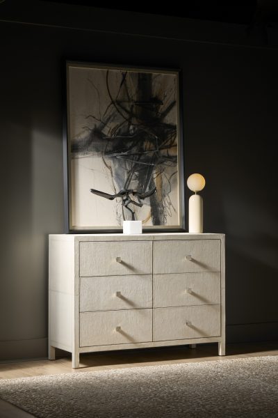 Lira Dresser