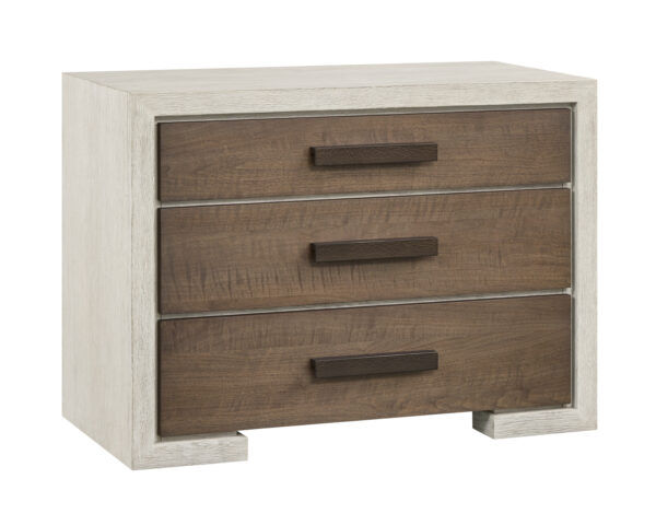Mist & Veil Bachelors Chest